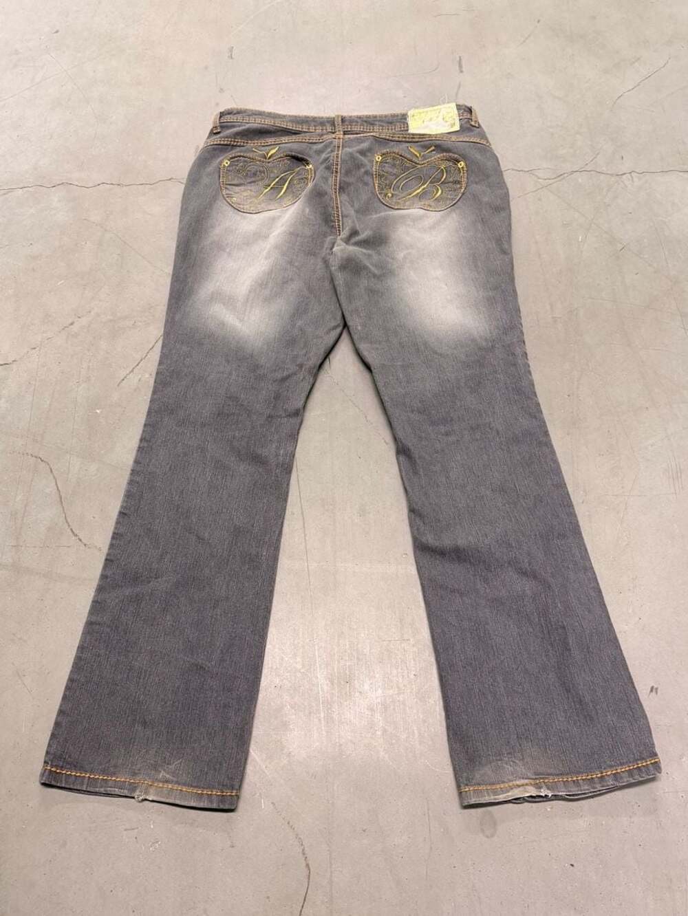 Apple Bottoms Grey Embroidered Apple Pocket Jeans Size 16